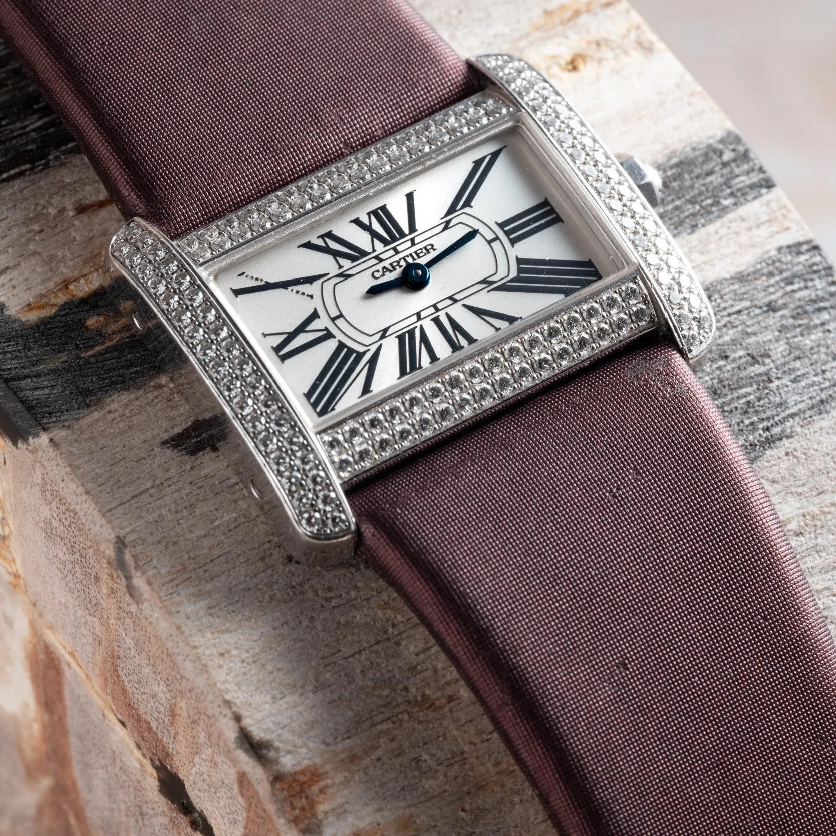 Cartier Tank Divan