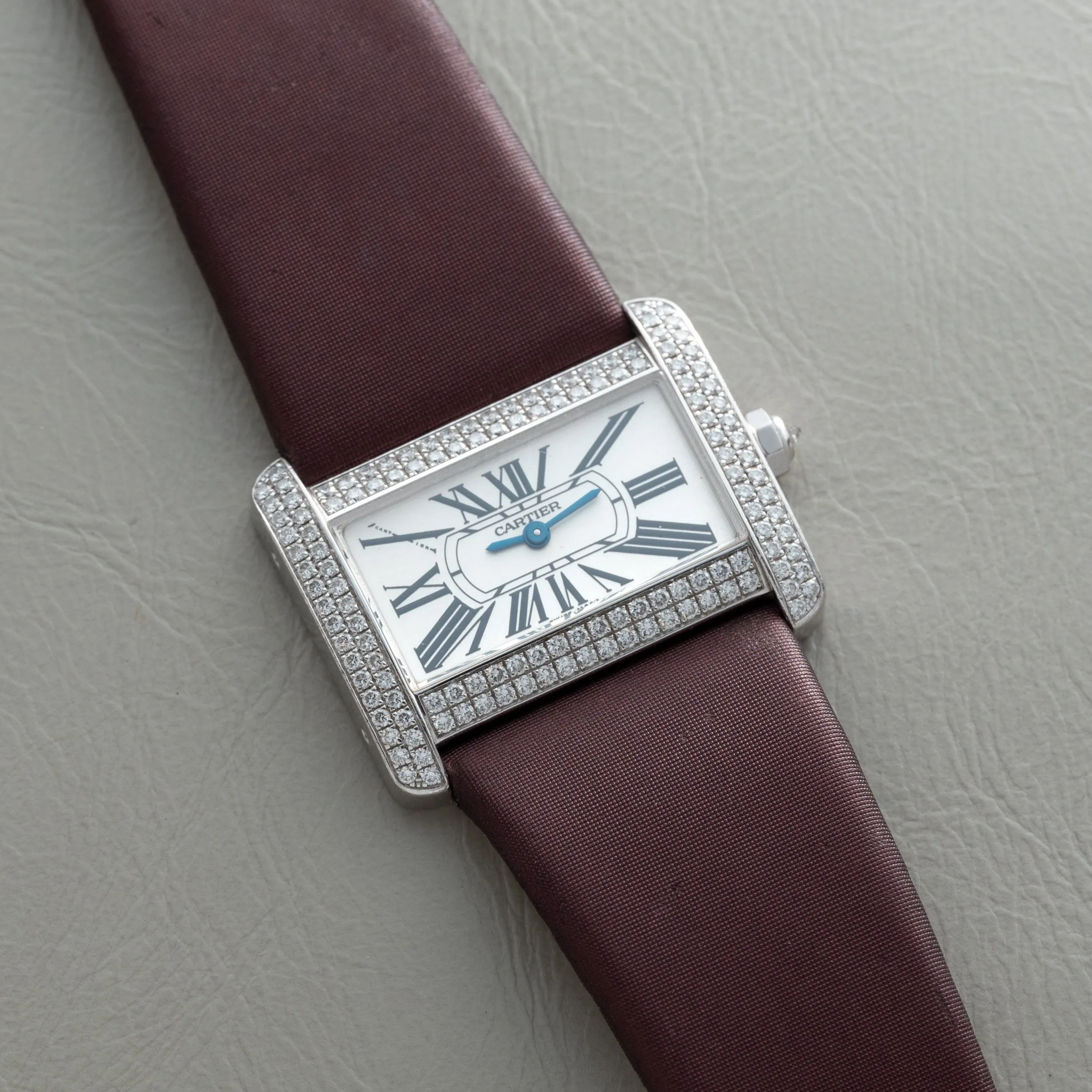 Cartier Tank Divan