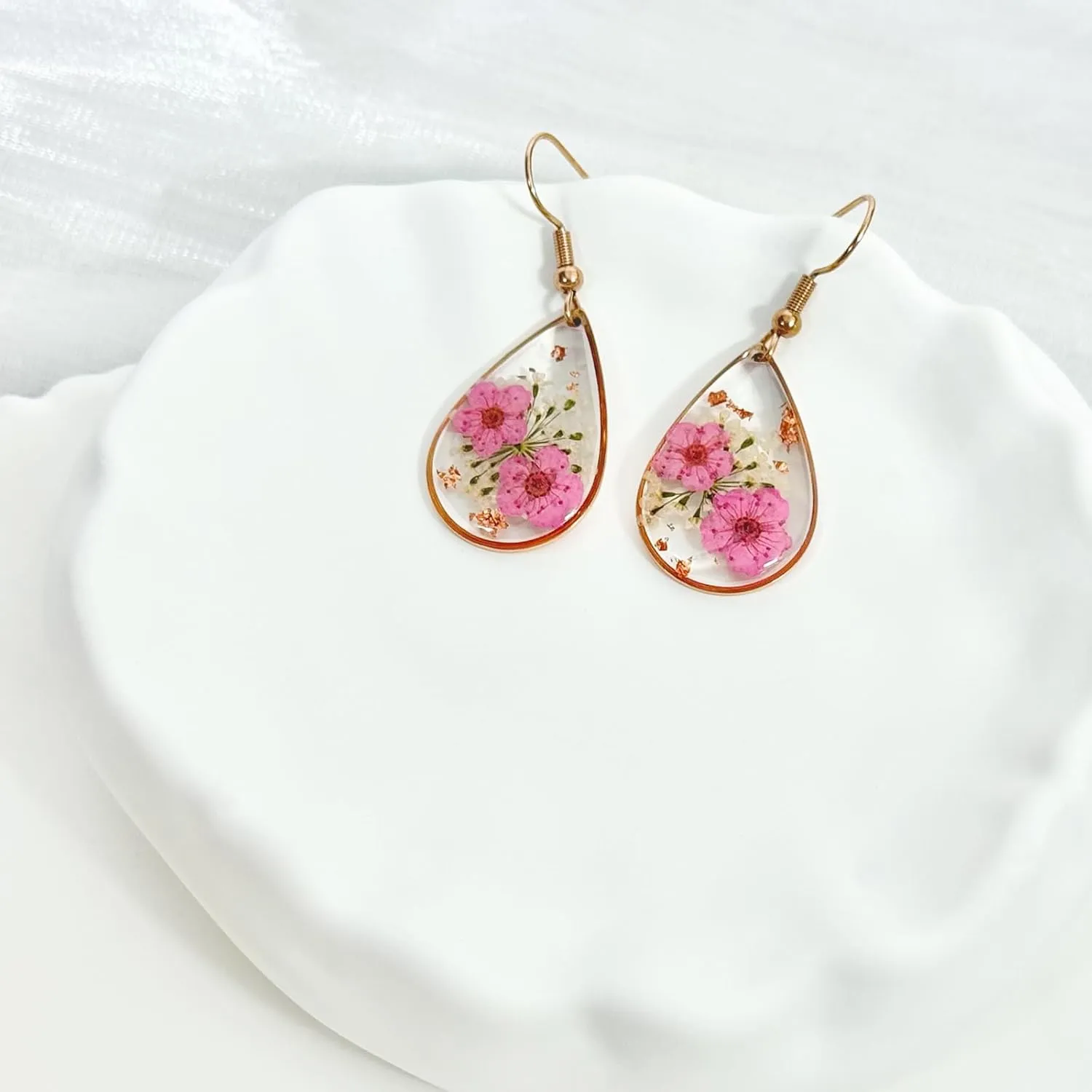 Jayden Earrings for Women - Real Flower Small Earrings - Daffodil and Queen Anne's Lace Pressed Flower Earrings,Handmade Unique Resin Earrings Perfect for Parties or Gifting(Rose Gold)