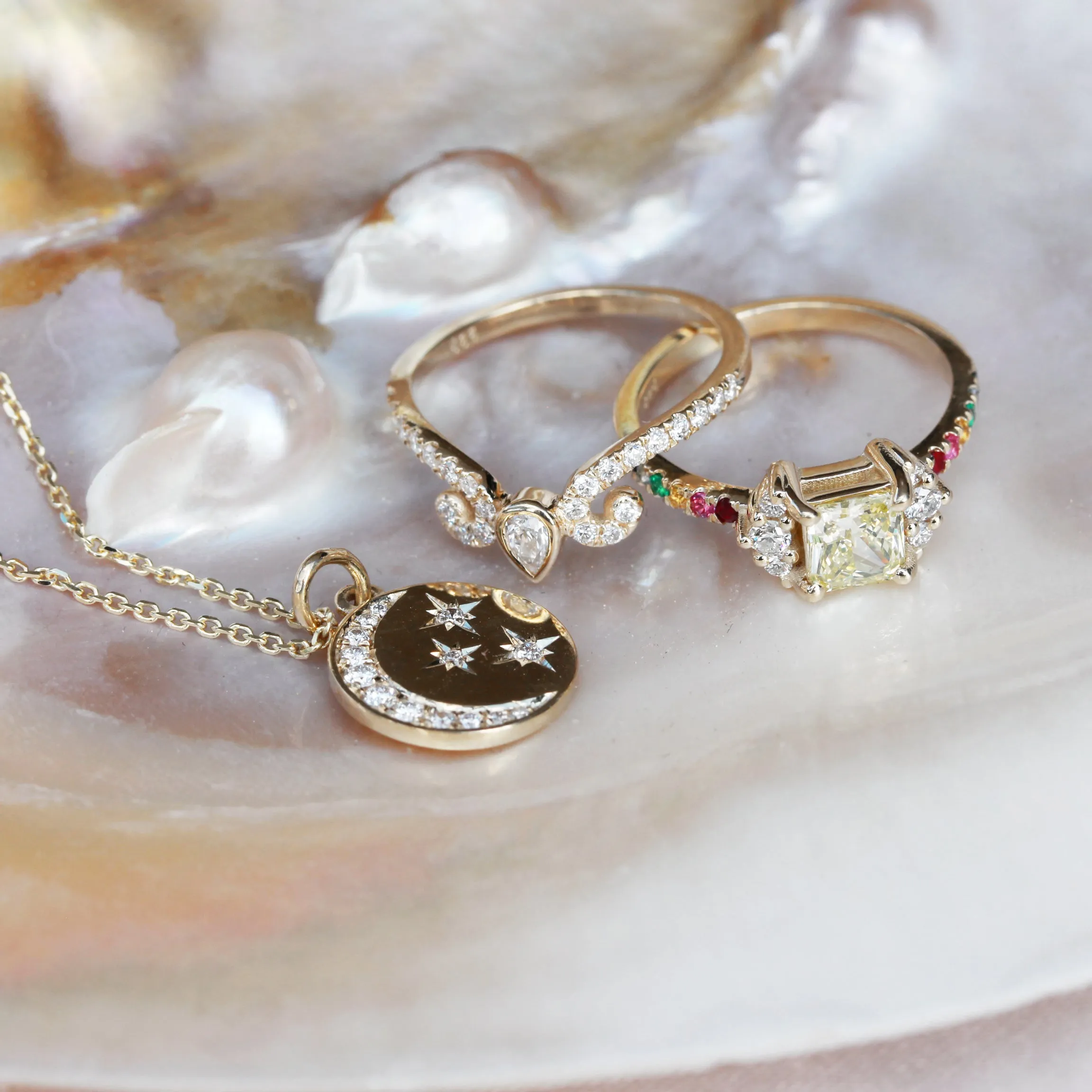 Princess yellow diamond rainbow engagement ring, Parvati ♥